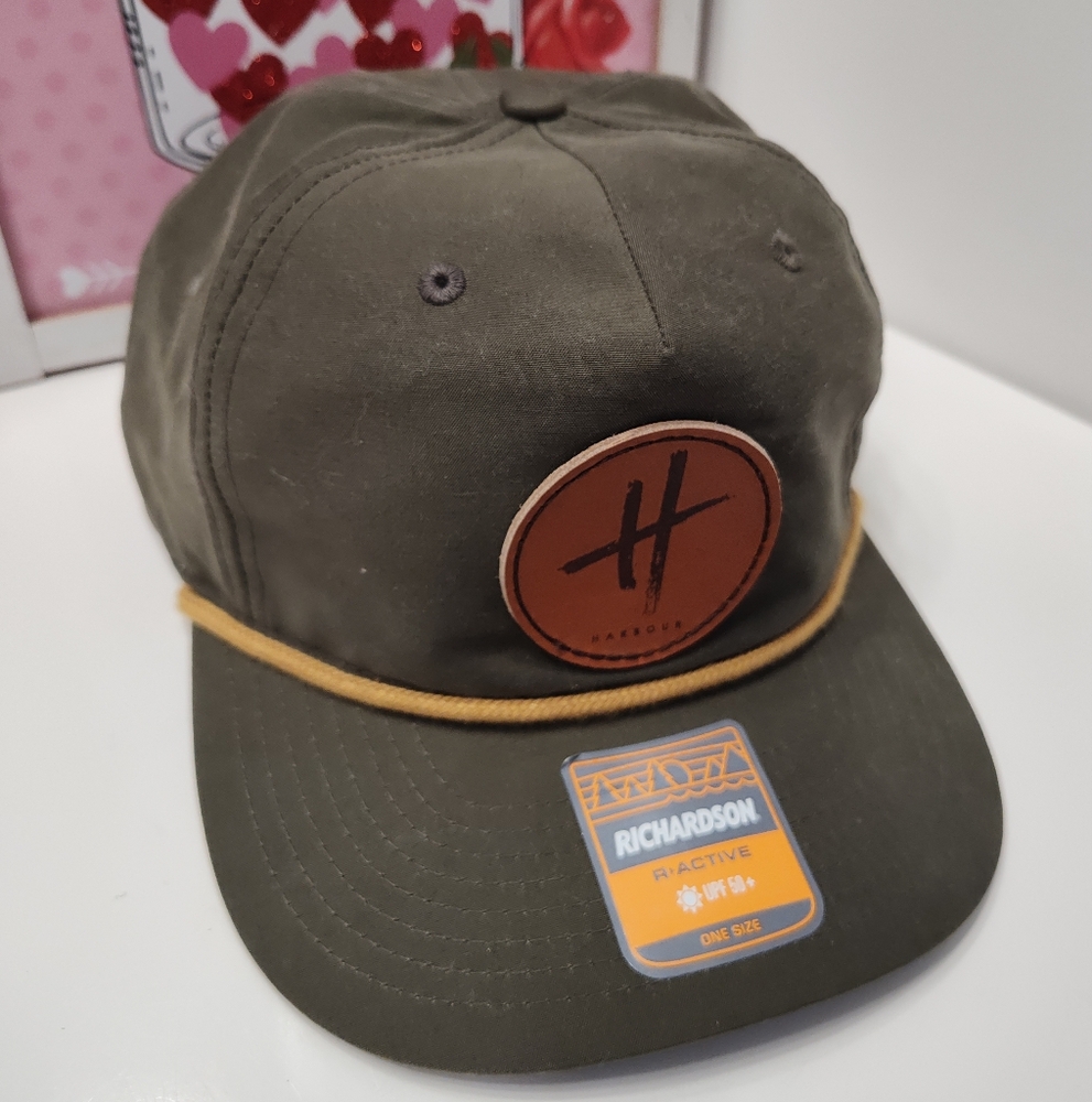 🗻 NWT Richardson R Active UPF 50 OSFA Harbour Nylon Adjustable Trucker Hat - Picture 3 of 10